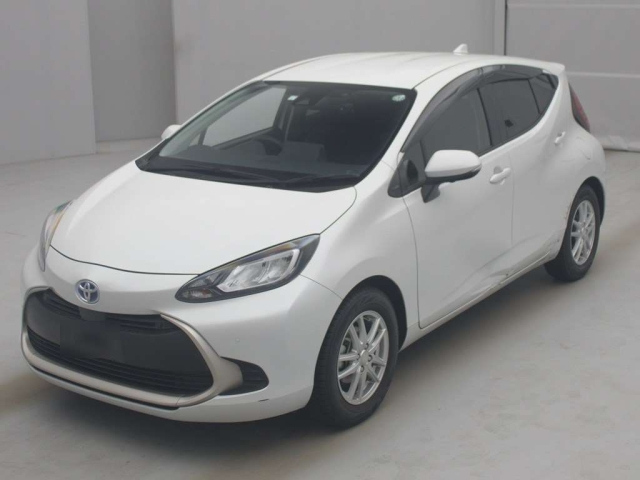 TOYOTA AQUA 2023