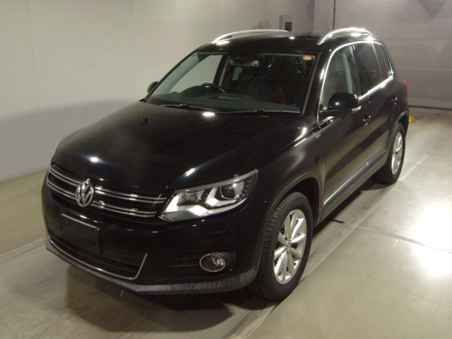 VOLKSWAGEN TIGUAN 2016