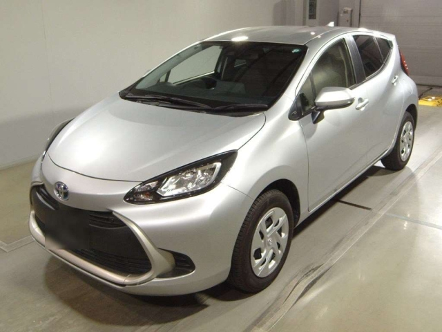 TOYOTA AQUA 2021