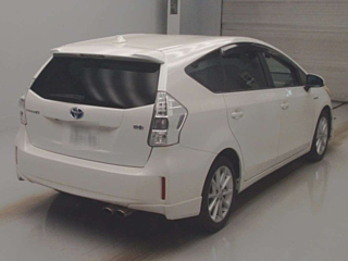 TOYOTA PRIUS ALPHA 2012