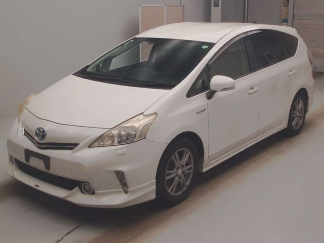 TOYOTA PRIUS ALPHA 2012