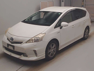 TOYOTA PRIUS ALPHA 2012