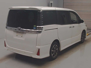 TOYOTA VOXY 2019