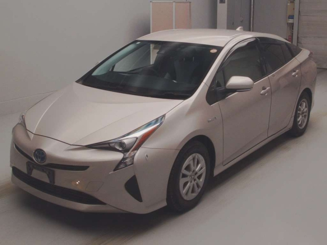 TOYOTA PRIUS 2016