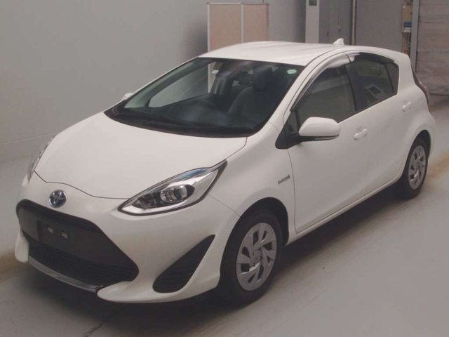 TOYOTA AQUA 2020