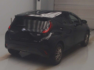TOYOTA AQUA 2021