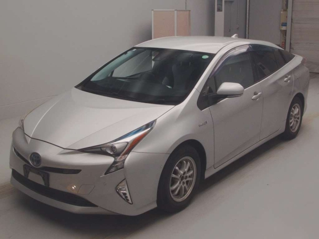TOYOTA PRIUS 2017