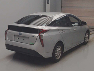 TOYOTA PRIUS 2017