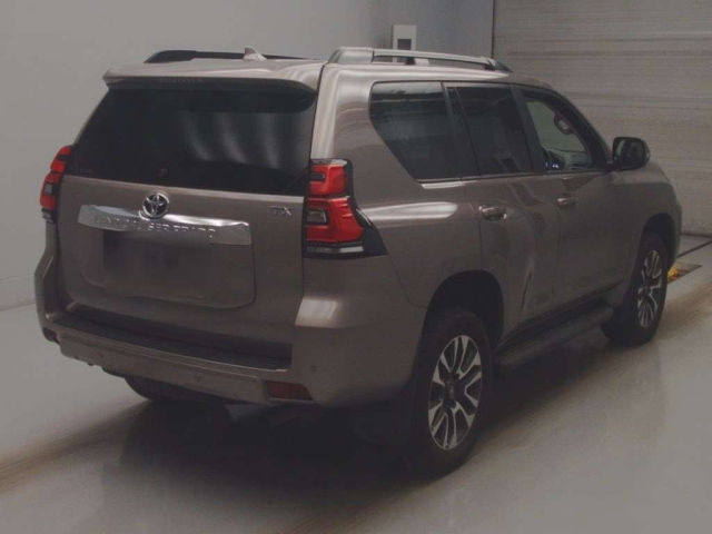 TOYOTA LAND CRUISER PRADO 2022