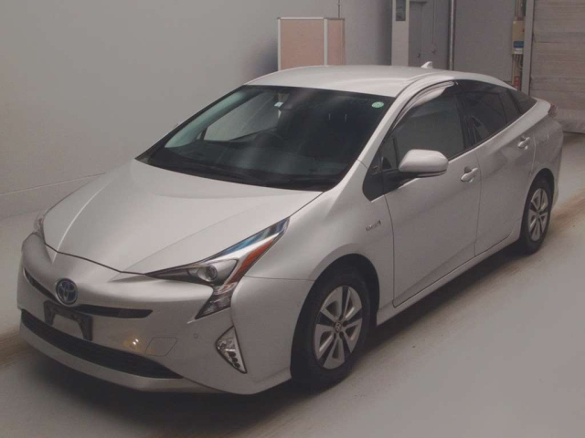 TOYOTA PRIUS 2018