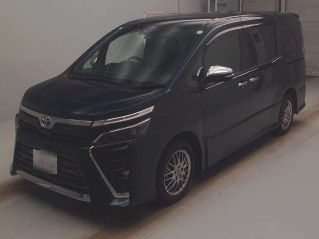 TOYOTA VOXY 2021