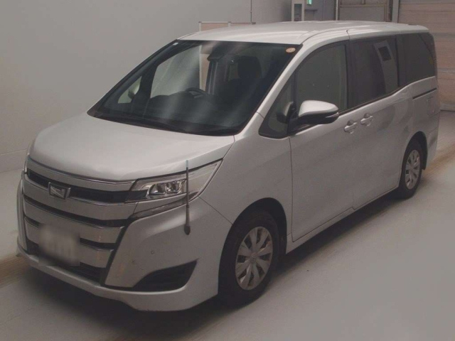 TOYOTA NOAH 2021