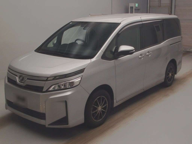 TOYOTA VOXY 2018