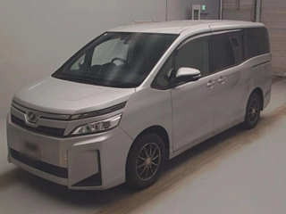 TOYOTA VOXY 2018