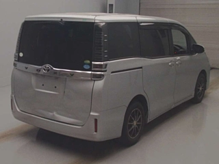 TOYOTA VOXY 2018