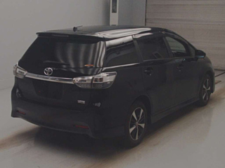 TOYOTA WISH 2013