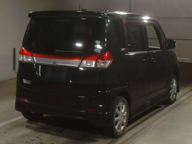 MITSUBISHI DELICA D2 2012