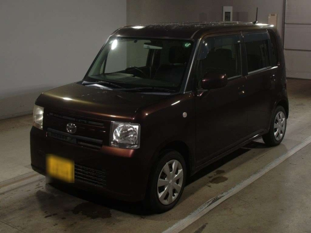 TOYOTA PIXIS SPACE 2013