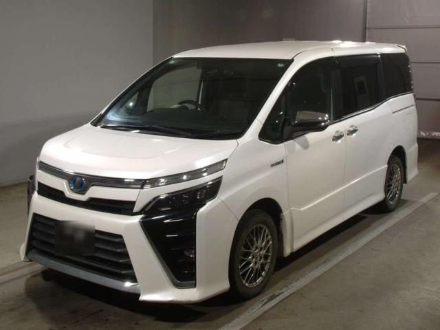 TOYOTA VOXY 2018