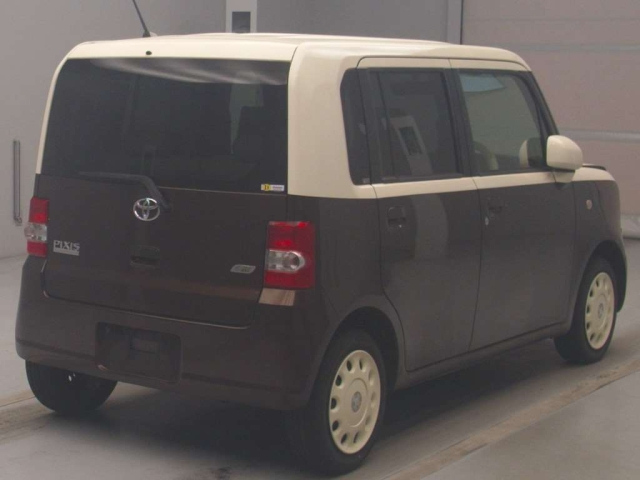 TOYOTA PIXIS SPACE 2013