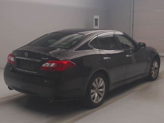 NISSAN FUGA 2010