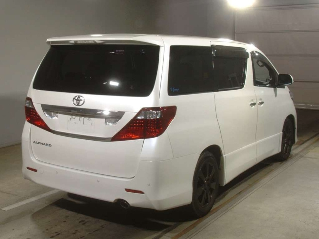 TOYOTA ALPHARD 2010