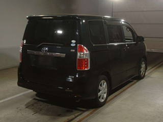 TOYOTA NOAH 2008