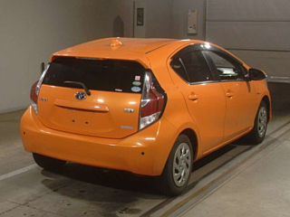 TOYOTA AQUA 2017
