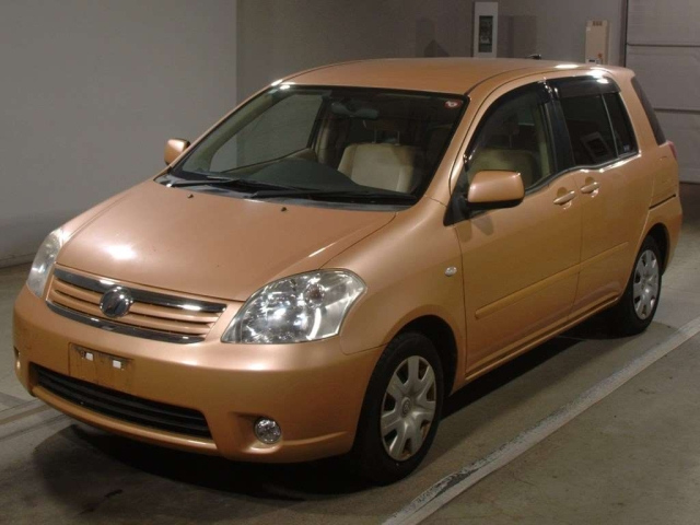 TOYOTA RAUM 2010