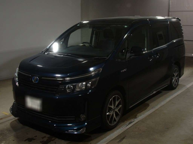 TOYOTA VOXY 2014