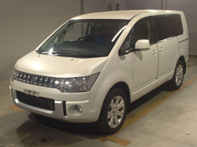 MITSUBISHI DELICA D5 2017
