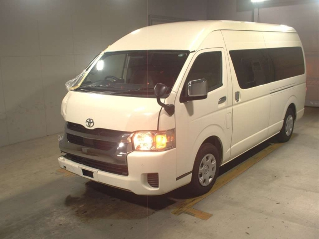 TOYOTA HIACE 2022