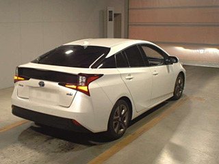 TOYOTA PRIUS 2021