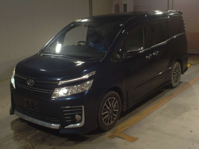 TOYOTA VOXY 2015