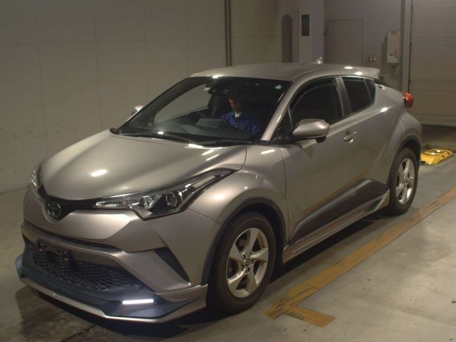 TOYOTA C-HR 2016