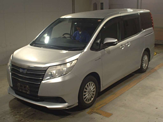 TOYOTA NOAH 2014