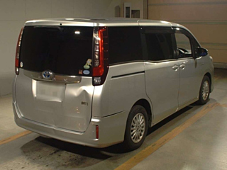 TOYOTA NOAH 2014