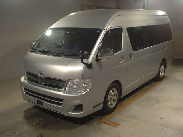 TOYOTA HIACE 2013