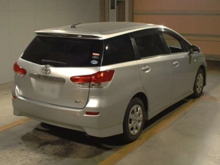 TOYOTA WISH 2010