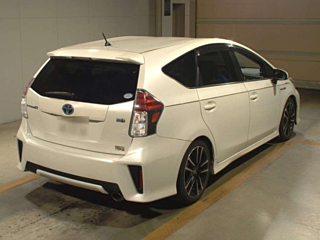 TOYOTA PRIUS ALPHA 2015