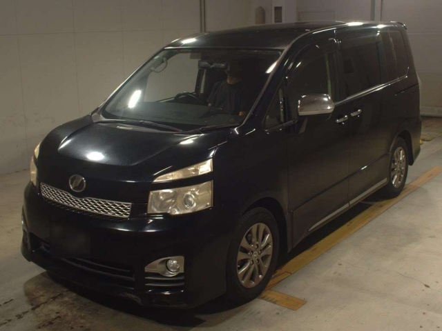 TOYOTA VOXY 2012