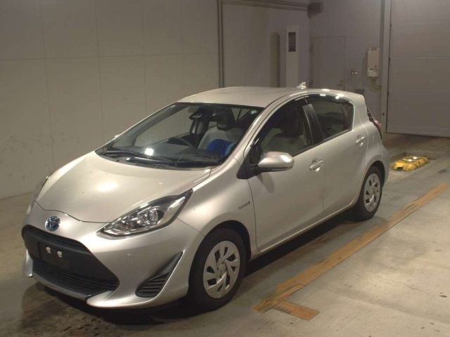 TOYOTA AQUA 2020