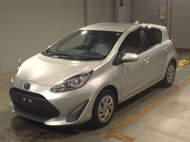 TOYOTA AQUA 2020