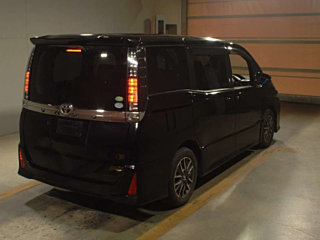 TOYOTA VOXY 2014
