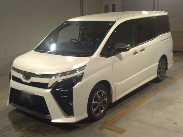 TOYOTA VOXY 2020