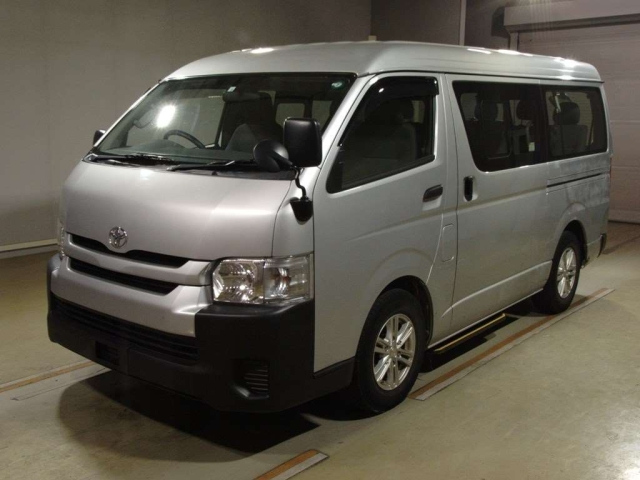 TOYOTA HIACE 2018