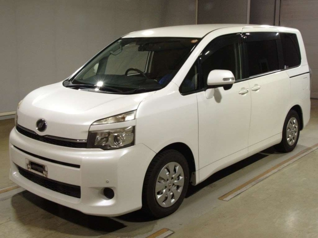 TOYOTA VOXY 2012