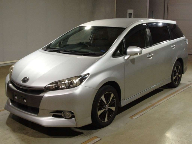 TOYOTA WISH 2012