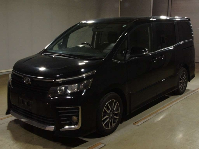 TOYOTA VOXY 2014