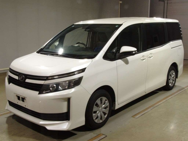 TOYOTA VOXY 2017